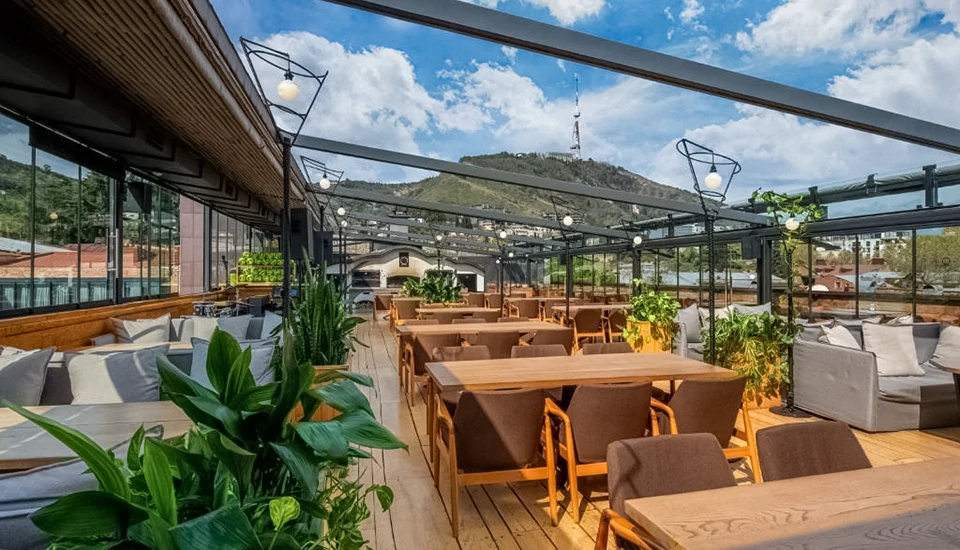 هتل آیوتا تفلیس